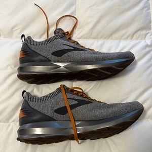 Brooks Levitate shoe